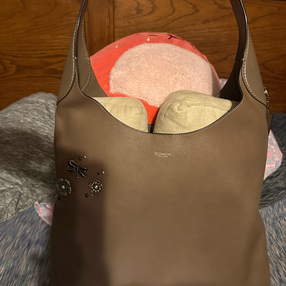 Coach Brooklyn 39 in stone with coach create Embellishments
